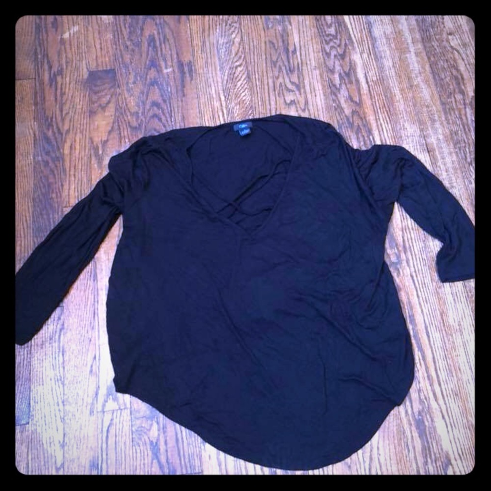 Rue21 criss cross long sleeve tee size 1x